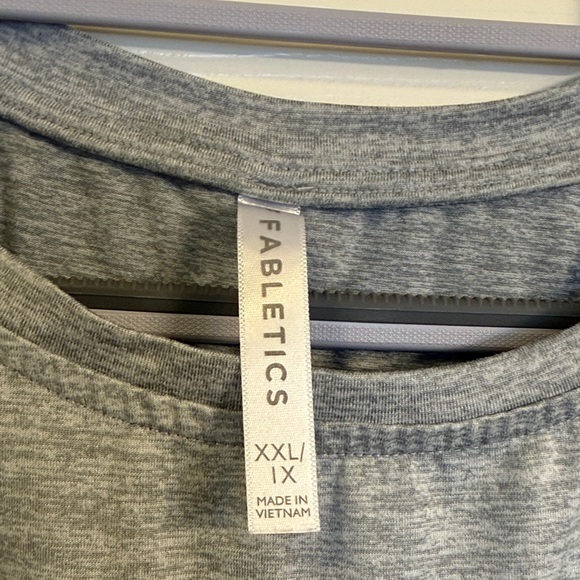 Fabletics Gray Women's Muscle Tee - Picture 2 of 5